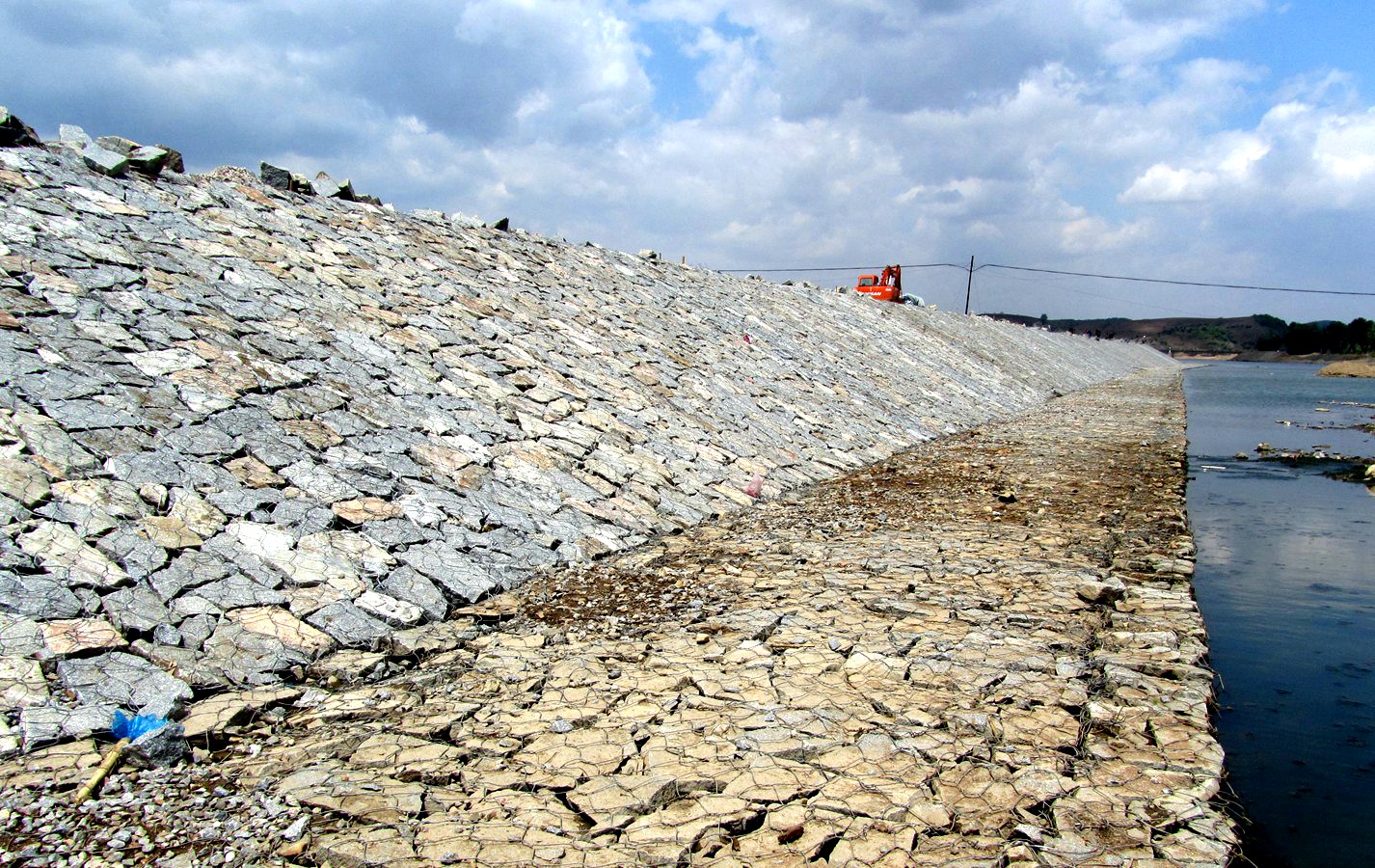 吉林隆源水利工程有限公司飲馬河右岸護岸3