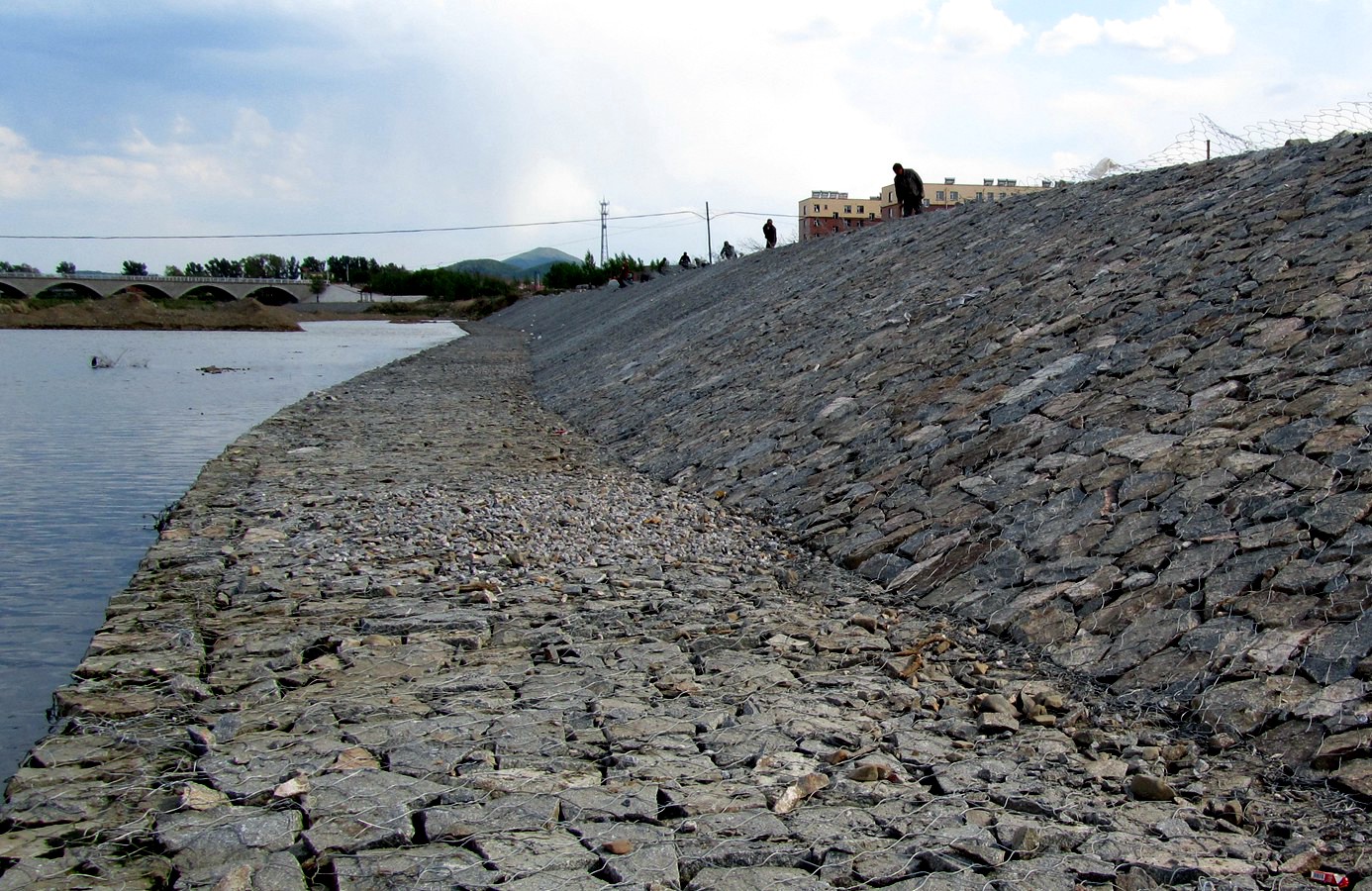 吉林隆源水利工程有限公司飲馬河右岸護岸1